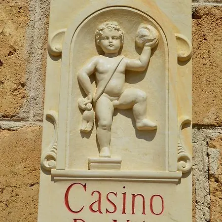 Casino De Viti - Dimora Storica Con Piscina فيلة